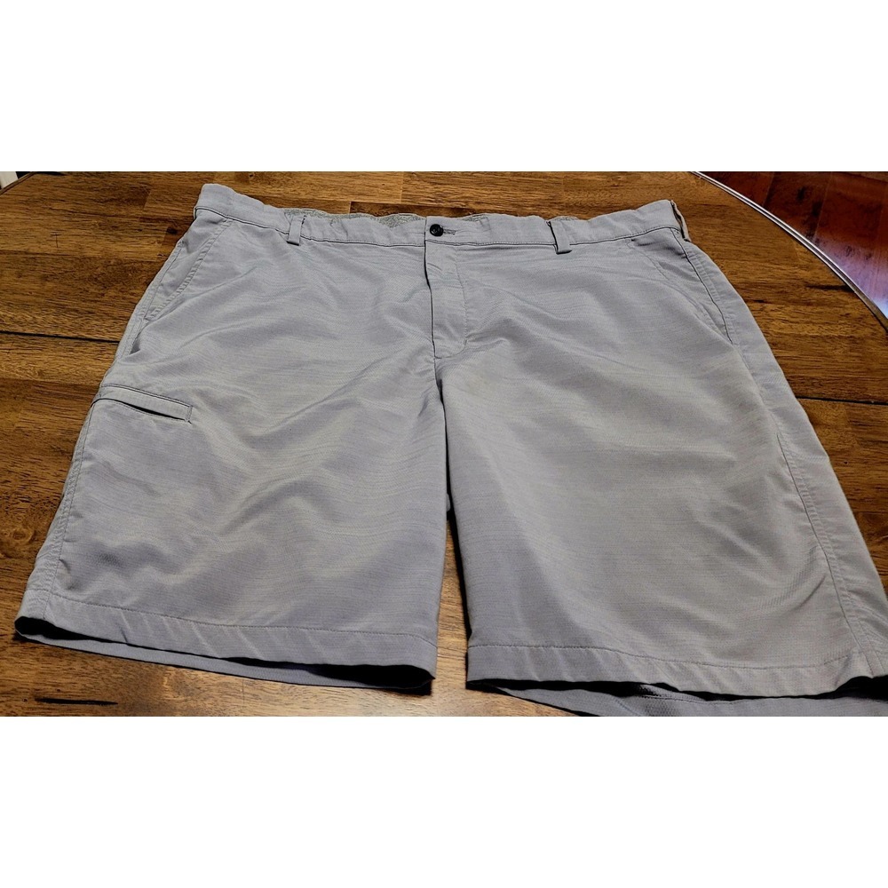 Greg Norman Shorts Men's Size 42 Gray Stretch Lightweight Performance 10" Inseam